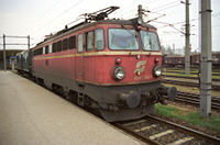 1042 048 im Hauptbahnhof Linz.