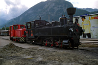 Dampflok Nr. 2 und D 12 in Jenbach.
