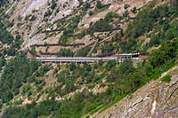 Cisalpino auf einem Hangviadukt