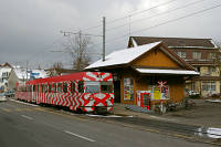 Bt 113 mit seinem Triebfahrzeug Be 4/4 Nr.13 beim Halt in Wängi