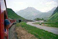 Deh 4/4 Nr. 94 schiebt einen Zug bergwärts zum Oberalppass