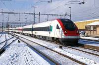 RABDe 500 020 fährt in Wil ein