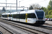 GTW 2/8 Nr. 743 und 708 fahren in den Bahnhof Kreuzlingen-Hafen ein