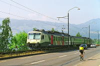 Ein RBDe 566 auf dem Seedamm