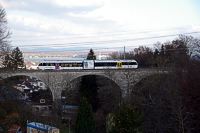 Ein RABe 526 auf der Brücke bei Kreuzlingen-Bernrain