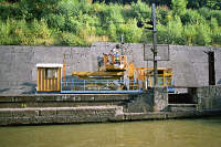 Die Männer des ST 7-366 kontrollieren gerade die Abspannung.