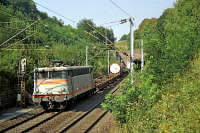 BB 25 125 verläßt den Arzviller Tunnel in Richtung Strasbourg.
