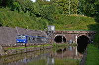 Z 11505 ist als RE 30170 am Arzviller Doppeltunnel zu sehen.