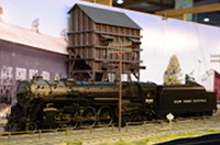 USA-Anlage mit Dampflok vor Wasserturm