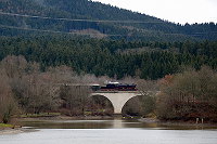 Auf dem Viadukt über dem Schlichem-Stausee