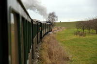 ... vorbei an Wiesen ...