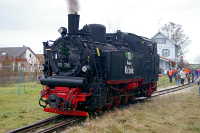 Die Pause ist nun vorbei und die Lok umfährt den Zug.