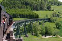 Die Fahrt über den 252,5 Meter langen Biesenbach-Viadukt.