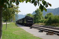 Einfahrt der P8 in Weizen.