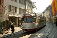 GT8N Nr.227 an der Station Bertoldsbrunnen.