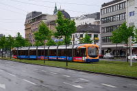 5713 auf der Linie 6 in Richtung SAP-Arena.