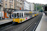 Wagen 425 fährt beim Olgaeck in Richtung Stammheim.