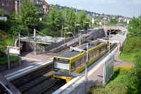 Wagen 3075 als U9 in Richtung Hedelfingen an der Haltestelle Herderplatz.