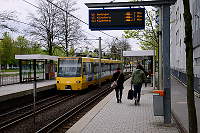 Einfahrt in die Haltestelle Degerloch-Albstraße.