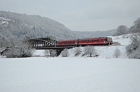 629 001/628 901 auf einer Bogenbrücke