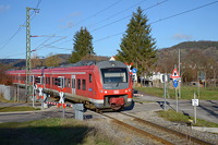 440 030 an einem Bahnübergang bei Entringen