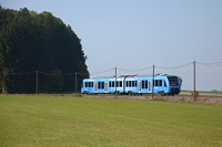 654 101 erreicht den ehemaligen Bahnhof Hart