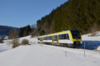 622 313 in verschneiter Landschaft oberhalb Hausen
