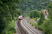 650 305 bei der Ausfahrt aus Eyach.