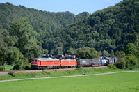 232 609 hat 185 125 mit ihrem Zug am Haken.