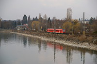 612 081 als RE 3190 auf dem Seedamm