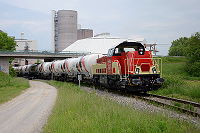 Holcim-Zug mit V 181 am Zementwerk Dotternhausen