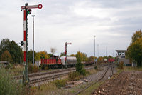 In Mengen stellt sich V 150 einen Güterzug zusammen