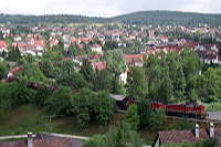 Die Spitze von Zug 2 hat den Bahnhof Gammertingen schon erreicht.