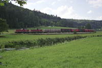 Zug 3 hat Hettingen bald erreicht.