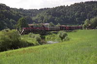 Nach Hermentingen wird die Lauchert von Zug 3 überquert.