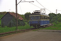 Einfahrt auf den Bahnhofsvorplatz des Bundesbahnhofs Trossingen