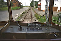 Blick aus dem Führerstand auf den Bahnhofsvorplatz Trossingen-Bundesbahn