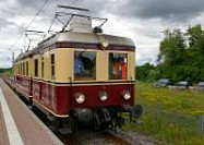 Der "Sonntagswagen" bei der Abfahrt in Trossingen Bahnhof.